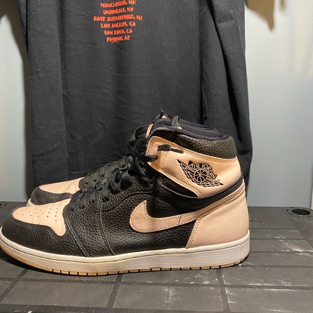 Jordan 1 high Crimson Tint